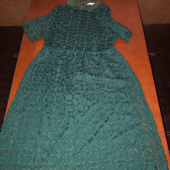 Collared Lace Dress - Picture 2 of 3